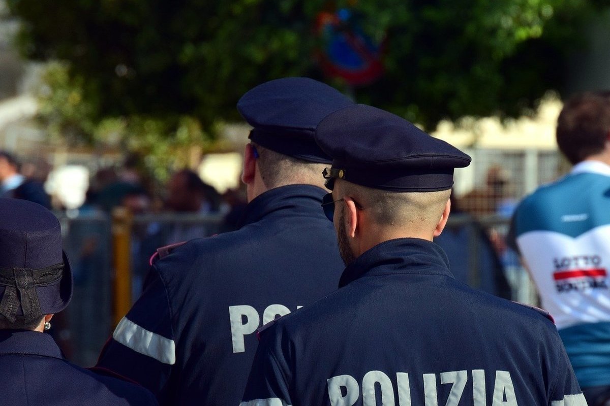 Полиция италии