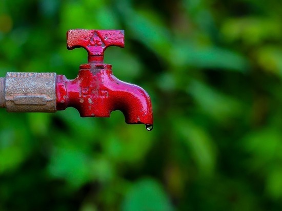 Без холодной воды на день остались жители Покровки под Красноярском