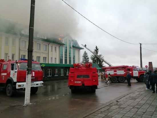 Гостиницу в Татарстане эвакуировали из-за пожара