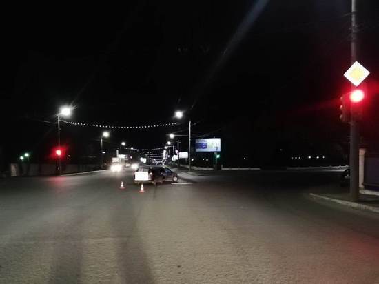 В Оренбурге на проспекте Победы две «Лады» не поделили дорогу