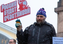 Одним из участников прошедшего 21 апреля в Петрозаводске несанкционированного митинга, которого увезли в полицию, оказался Сергей Филенко, писатель и путешественник. 
