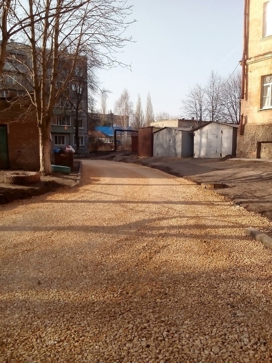 В Мичуринске начали благоустраивать дворовые территории