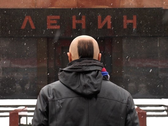 Мавзолей Ленина снова закрывают
