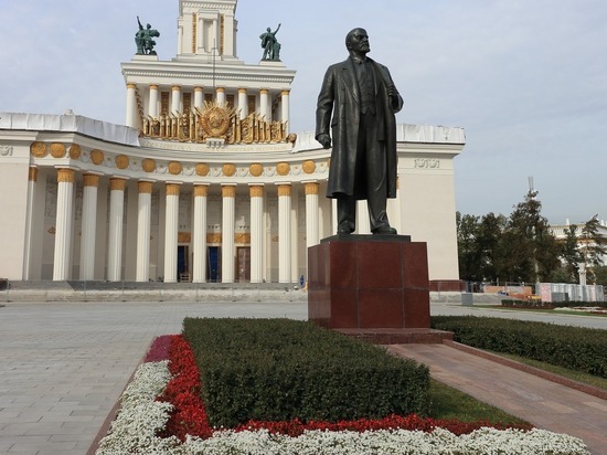 Ильич продолжает быть «живее всех живых» в самых разных вариантах