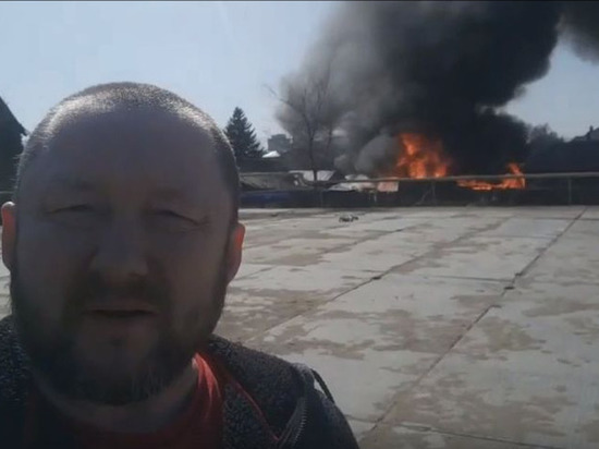 В Омске на 2-й Северной горит частный дом