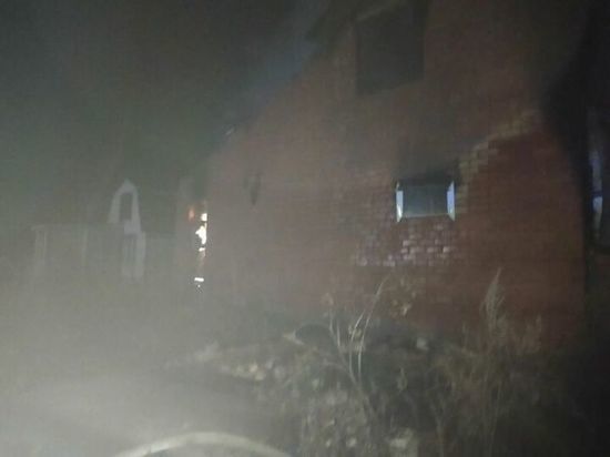 В Татарстане на пожаре, уничтожившем дом и гараж, погиб мужчина