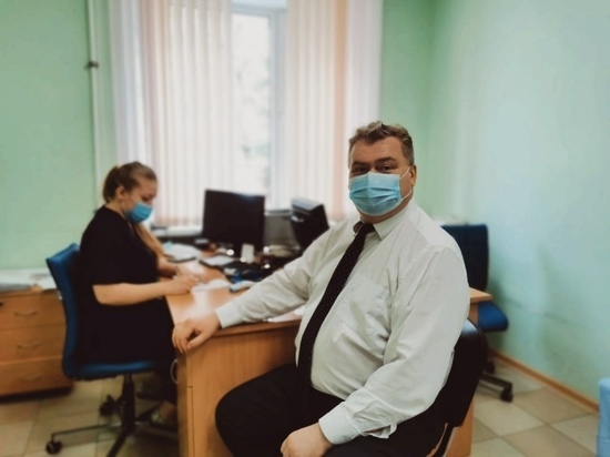 Калужский министр сделал прививку от коронавируса