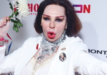 Пользователи соцсетей отмечают, что 58-летняя советская и российская певица, бывшая вокалистка группы "Браво" Жанна Агузарова сильно изменилась
