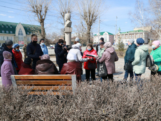 Жильцы из аварийных домов вышли на митинг в Барнауле