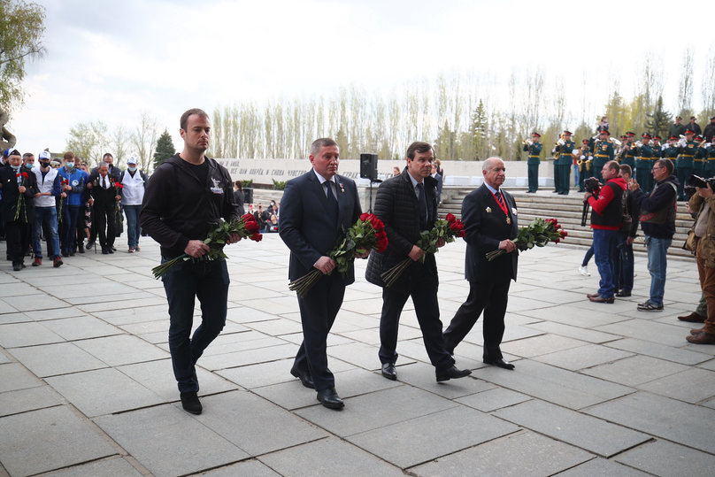 В Волгограде похоронили военнослужащих.