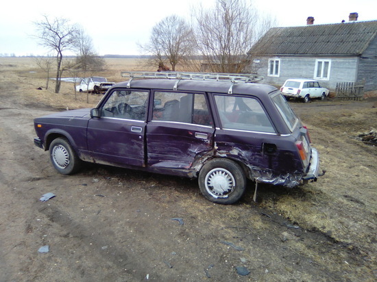 Два легковых авто столкнулись вечером в субботу в Смоленском районе, есть пострадавший