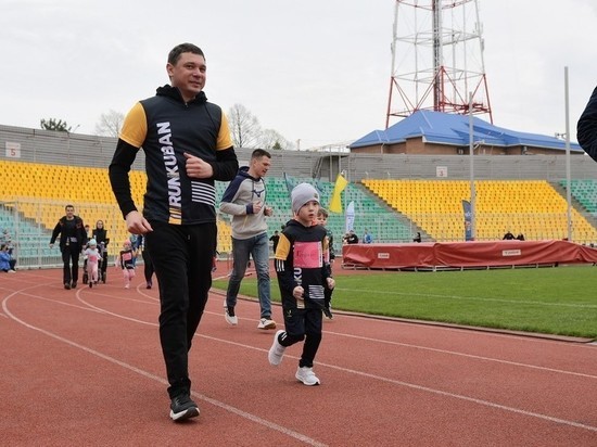 Мэр Краснодара вместе с сыном поучаствовал в забеге Run Kuban
