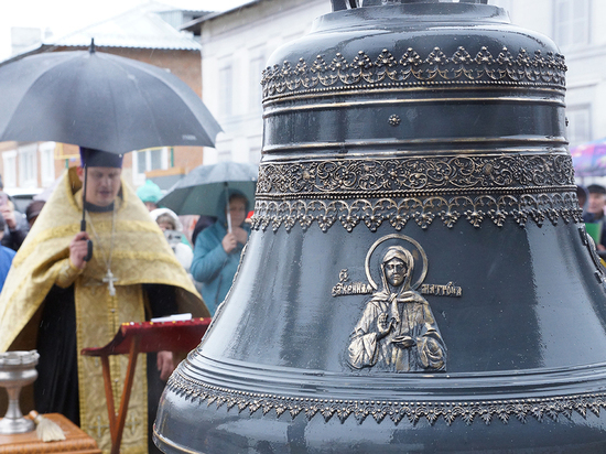 В Веневе освятили звонницу Николаевской церкви