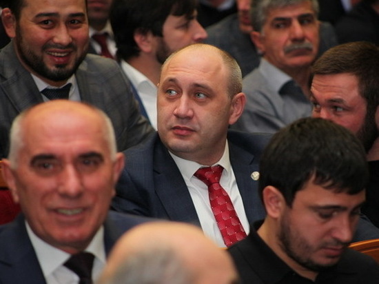 Депутаты проводили главу Кумторкалинского района в отставку