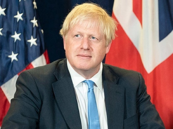 СМИ: Джонсон готовился пожертвовать британцами во избежание локдауна