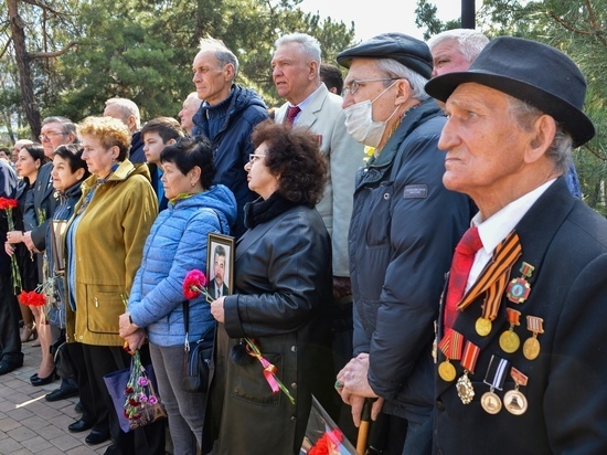 В Донецке митингом почтили память ликвидаторов аварии на ЧАЭС