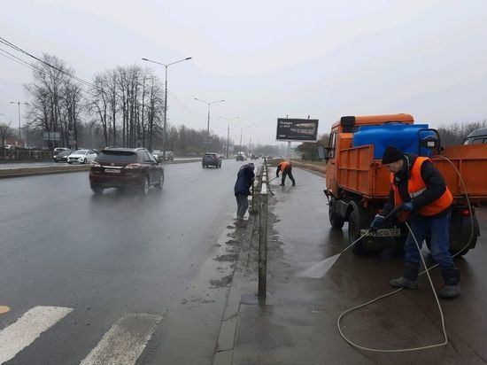 Северу Петербурга катастрофически не везет – работы по уборке дорог в Калининском районе то и дело срываются