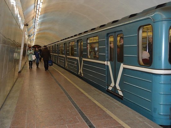 В Госдуме задумали переименовать станцию московского метро "Пражская"