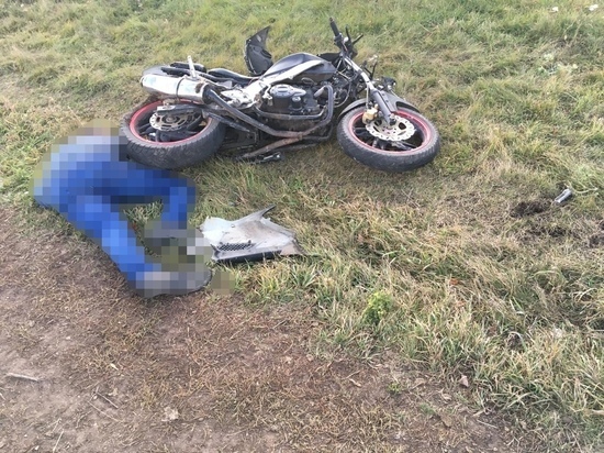 В Северодвинске пьяный бесправный водитель мотоцикла упал на ходу