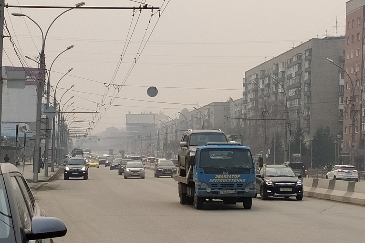 Синоптик новосибирск. Новосибирск утопает в пыли. Мир дыма Новосибирск. Дымка в Новосибирске сегодня причины. Что за пыль в воздухе в Москве сегодня.