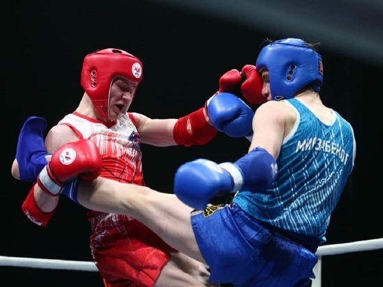 Ярким и красочным шоу открылся чемпионат России по тайскому боксу в Кемерове