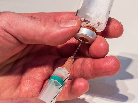 Российский врач сравнил последствия прививок и болезней