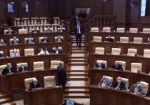 27 апреля Конституционный суд Молдавии признал вердикт парламента об отзыве своего председателя Домники Маноле не соответствующим Высшему закону