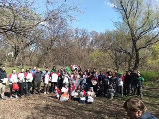 Любители туризма устроили спортивный марафон на скалах в Зуевке