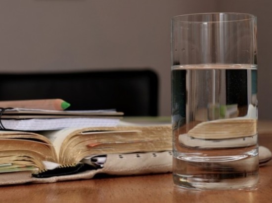 Доктор Мясников рассказал, сколько нужно пить воды в сутки