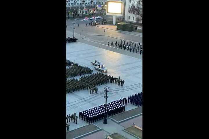 Парад 9 мая хабаровск 2024 трансляция. Парад Победы Хабаровск 2021. Парад Победы в Хабаровске 2023. Парад Победы 2022 Хабаровск. Репетиция парада Хабаровск.