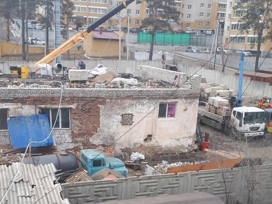 Работы возобновились на месте незаконной стройки на Гагарина, 10а в Чите
