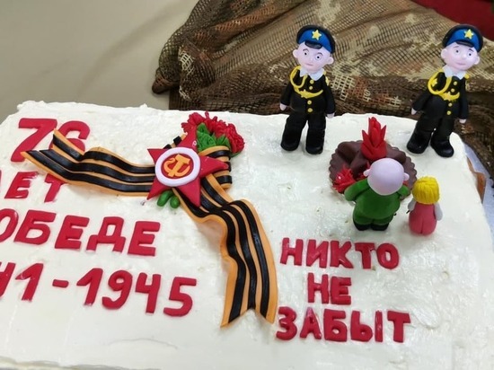 В Кемерове испекли особый торт для ветеранов ВОВ
