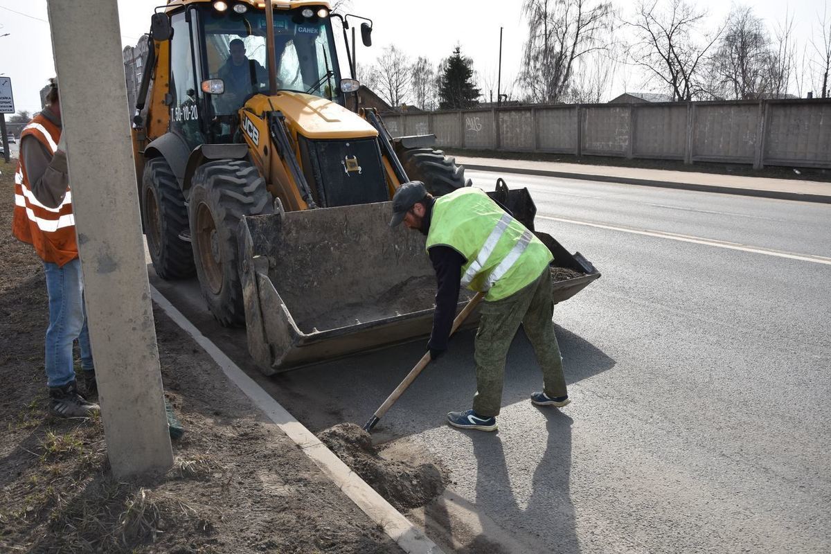 Глава Администрации Костромы потребовал от подрядчиков ускорить уборку города
