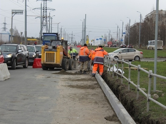 В Петрозаводске продолжают ремонтировать три магистрали