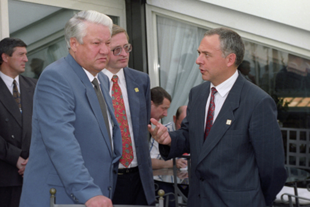 Министры иностранных дел сазонов. Ельцин и Козырев.