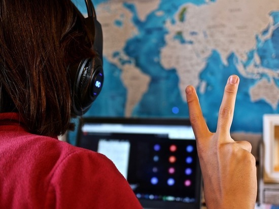 Школы Ясиноватой получили новые компьютеры