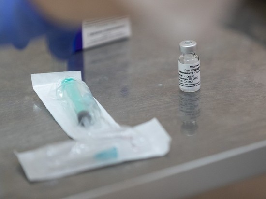 2 партии вакцины поступят в Псковскую область на майских праздниках
