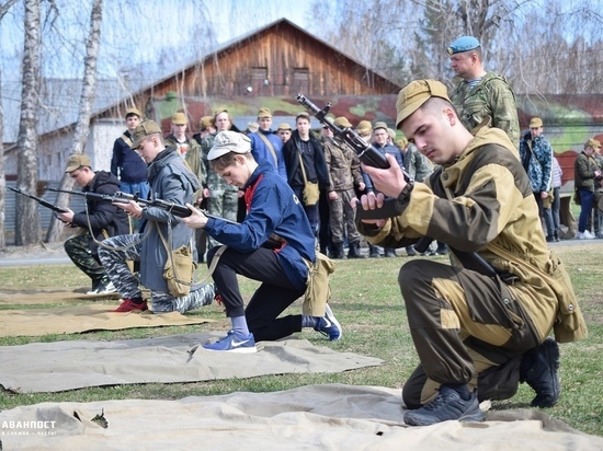 Тюменские подростки проходят подготовку по основам военной службы