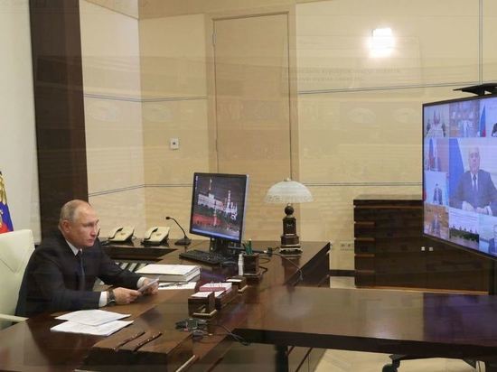 Путин обязал чиновников сообщать о наличии иностранного гражданства