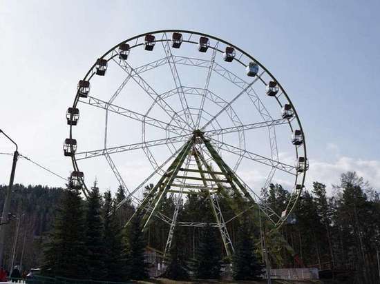 В красноярском парке «Роев ручей» запустили первое 50-метровое колесо обозрения.