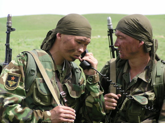 Таджикские военные вновь открыли огонь по позициям кыргызстанцев