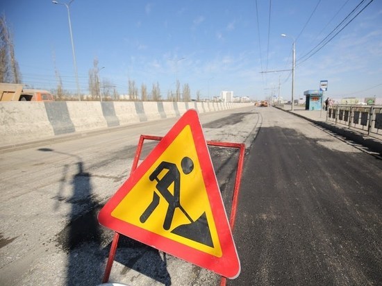 В Астрахани на два дня ограничат движение транспорта на Старом мосту