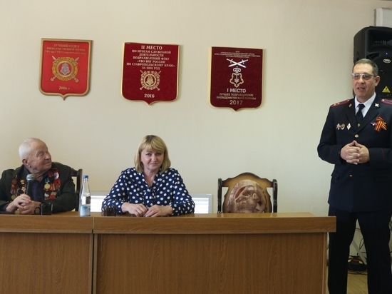 Ветеран рассказал росгвардейцам о войне на встрече в Пятигорске