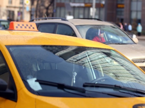 Не устроила цена: в Перми клиентка такси выстрелила в водителя