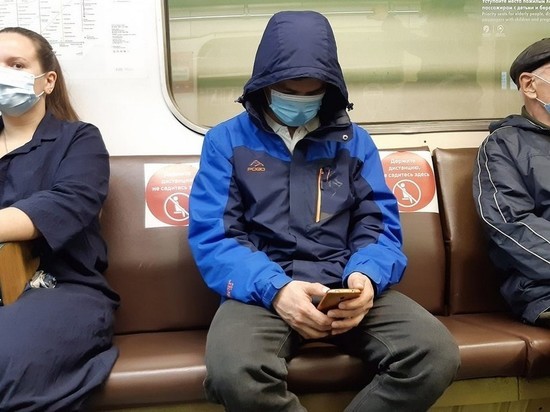 В Москве усилился контроль наличия масок и перчаток у пассажиров