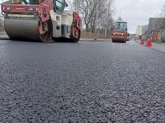 В Петрозаводске ремонтируют дороги и тротуары