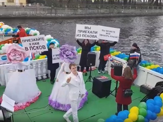 Псковская область приняла участие в Речном карнавале в Петербурге