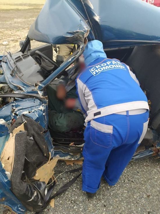 В аварии в Татарстане водителя зажало в салоне авто