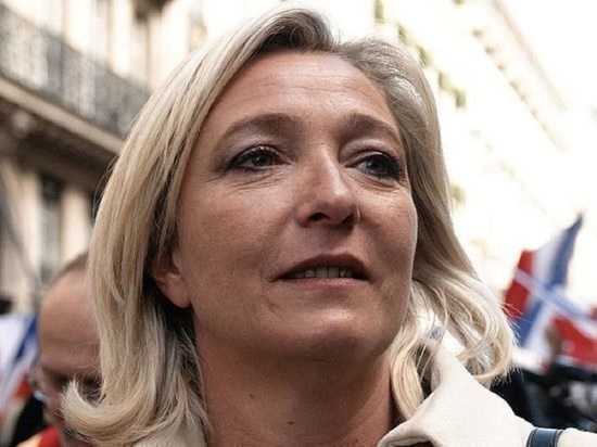 Суд оправдал Ле Пен по делу о публикации фото жертв боевиков ИГ
