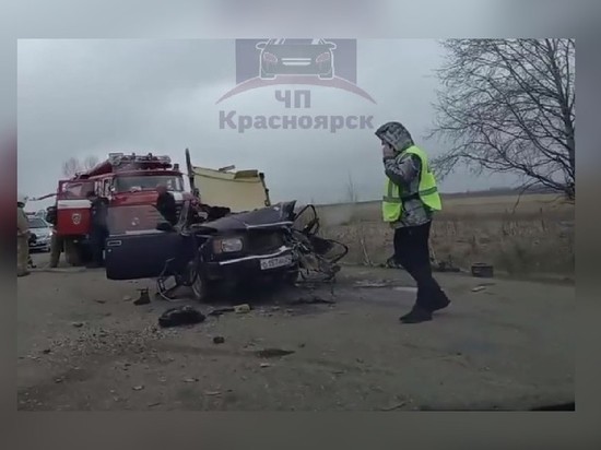 В Красноярском крае водитель без прав вылетел на «встречку» и устроил смертельное ДТП